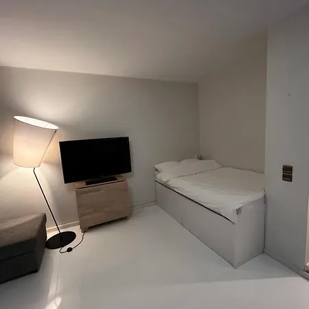 Modern Topfloor Studio With Balcony In City Center Apartamento *