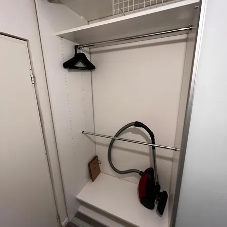 Modern Topfloor Studio With Balcony In City Center Lägenhet